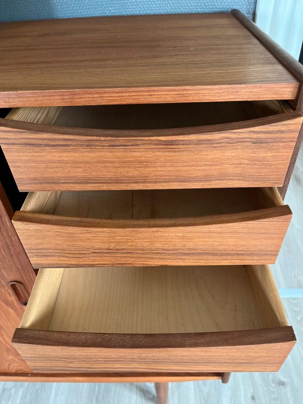 Lille dækketøjsskab, teak