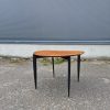 Bakkebord af teak med sorte ben, H. Engholm & Svend Åge Willumsen, Fritz Hansen