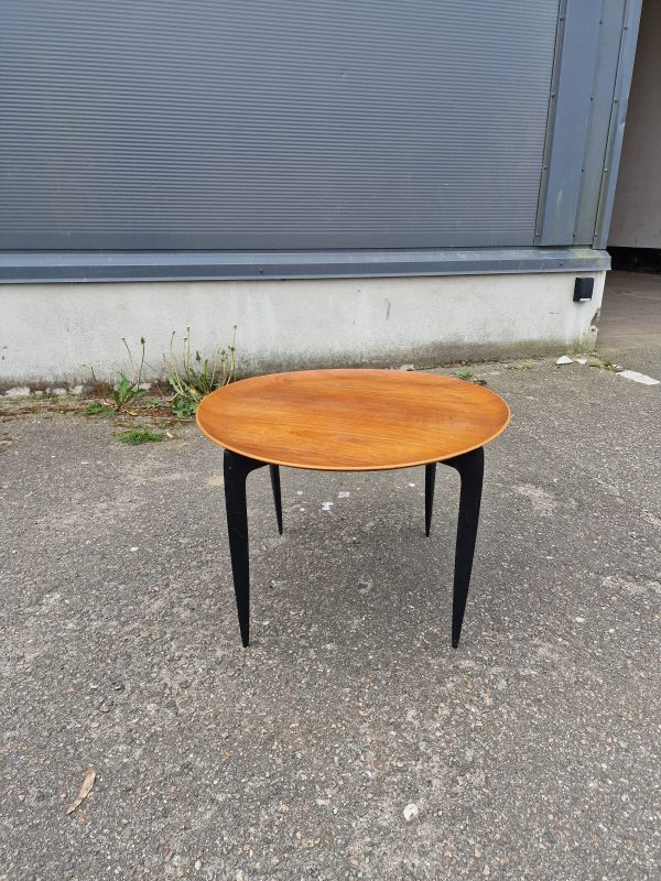 Bakkebord af teak med sorte ben, H. Engholm & Svend Åge Willumsen, Fritz Hansen