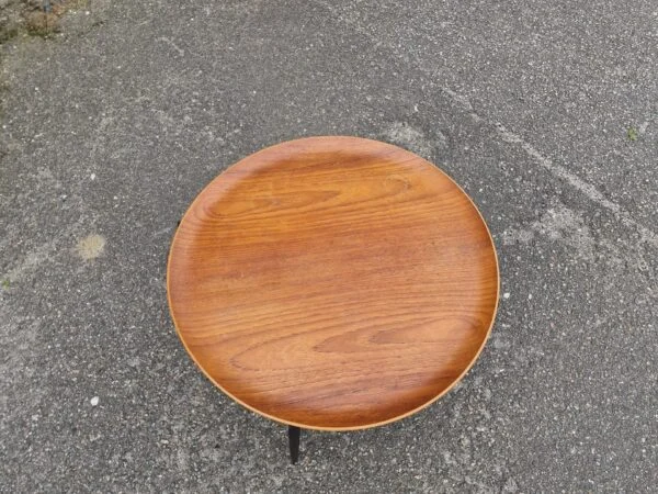 H. Engholm & Svend Åge Willumsen, Fritz Hansen Bakkebord af teak med sorte ben, H. Engholm & Svend Åge Willumsen, Fritz Hansen — billede 3