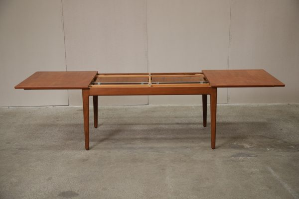 Spisebord med butterfly tillægsplader, teak, PV, Vamo Sønderborg