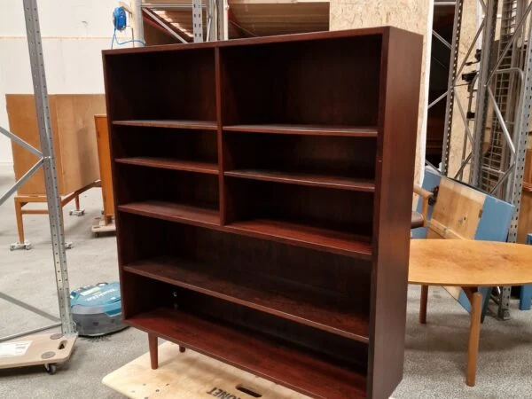 Bogreol med flytbare hylder, palisander, Omann jr model 5
