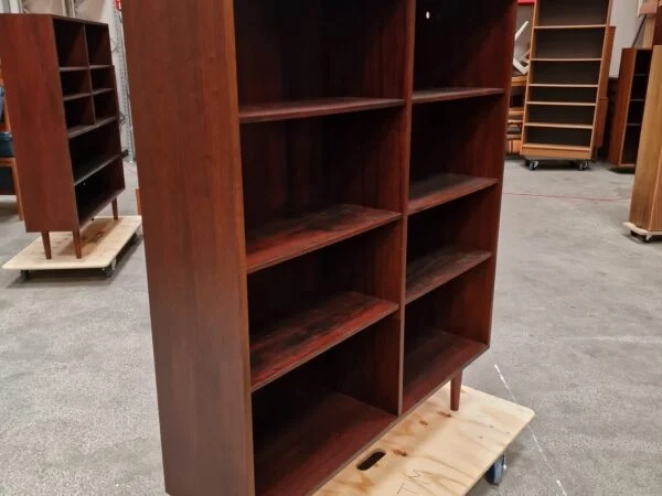 Bogreol med flytbare hylder, palisander, Omann jr model 6