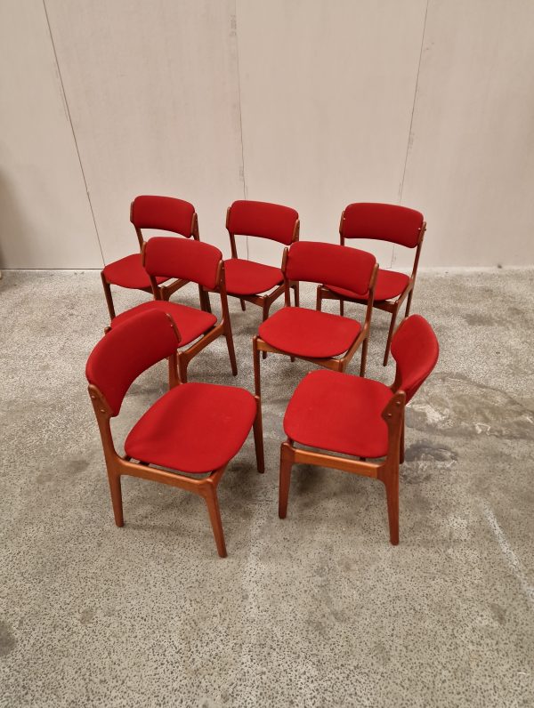 Syv spisestole i massiv teak, til ompolstring