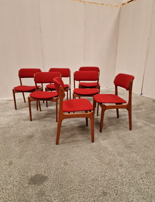 Syv spisestole i massiv teak, til ompolstring
