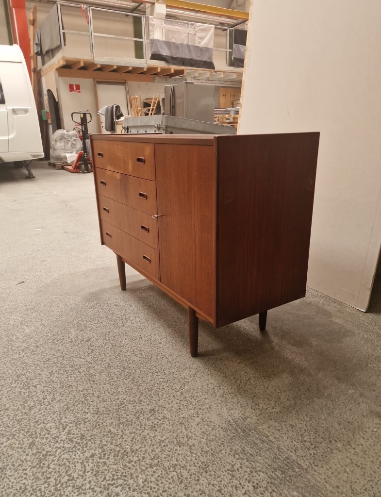 Skænk med skuffer og skab, teak — billede 2