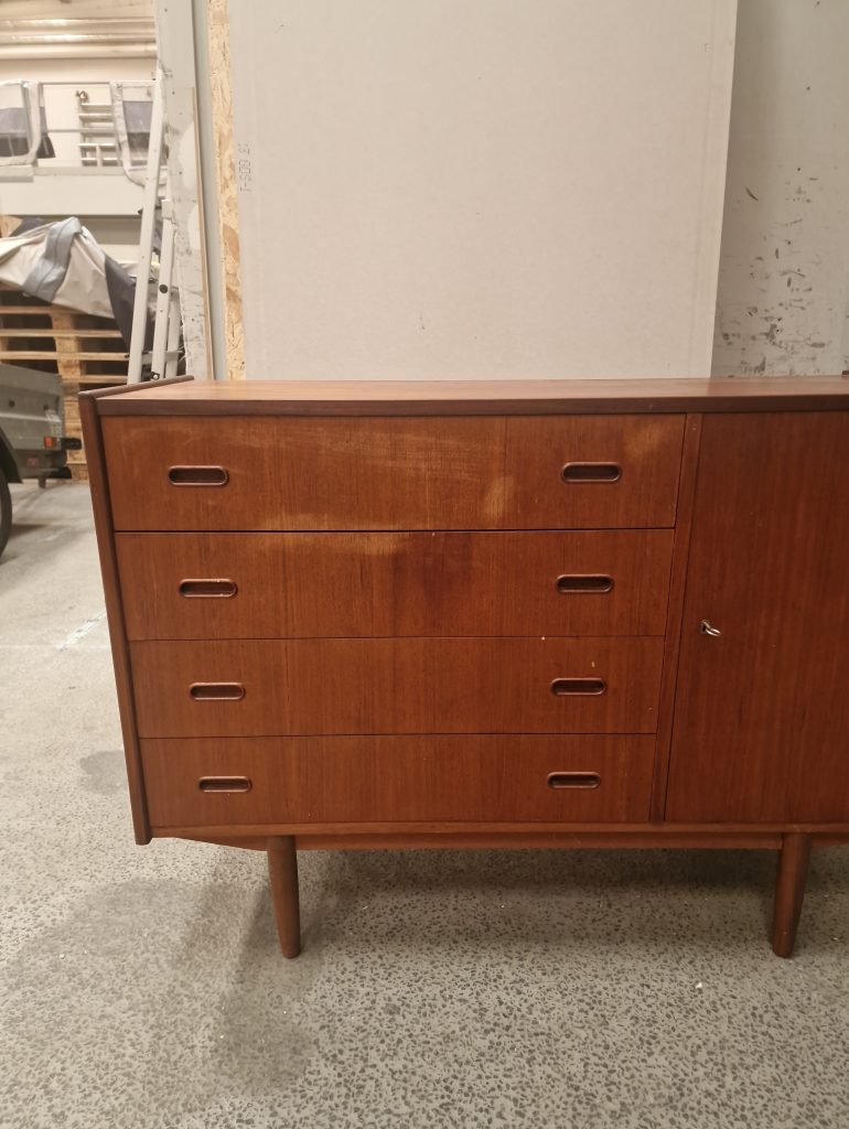 Skænk med skuffer og skab, teak — billede 4