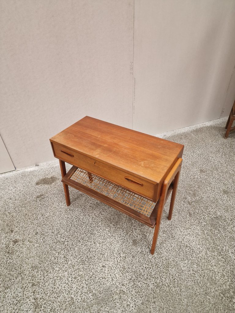 Senge/entrebord i teak med skuffe og flethylde — billede 6
