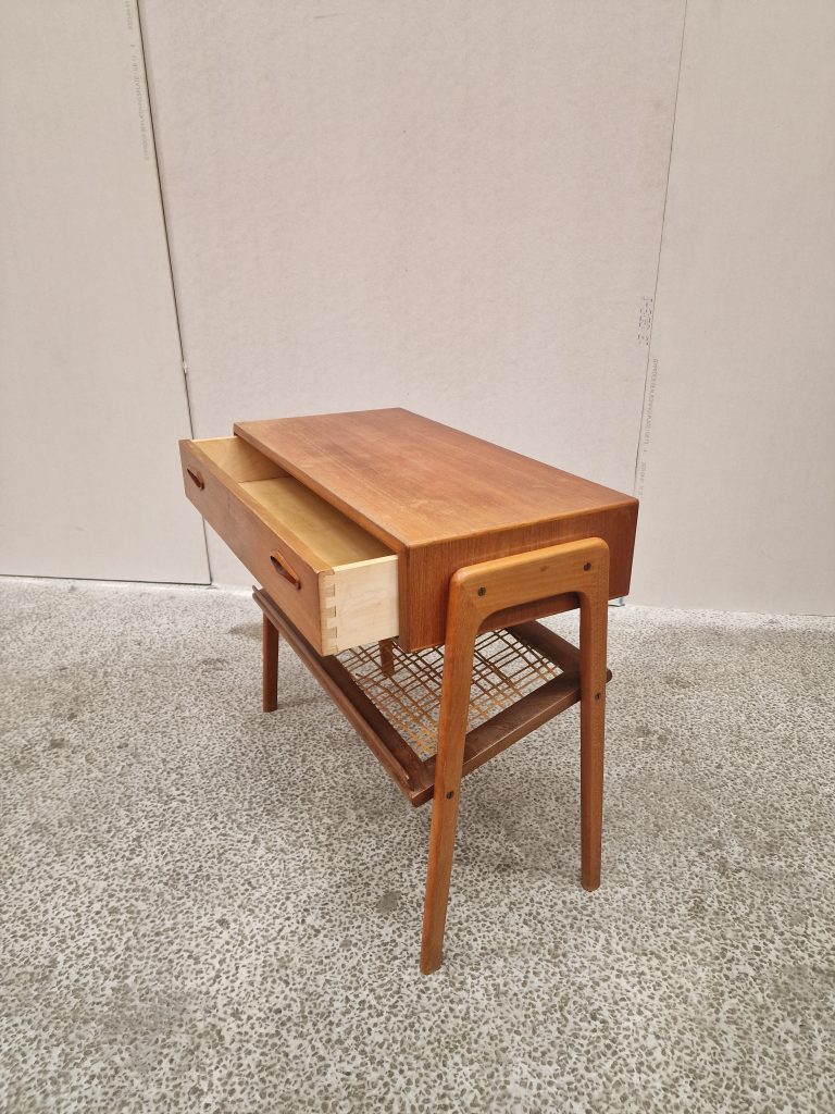 Senge/entrebord i teak med skuffe og flethylde — billede 9