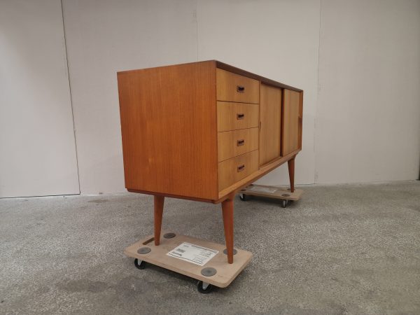 Skænk i teak, Omann Jr model 12