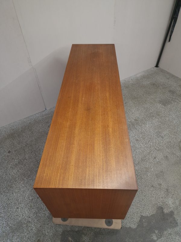 Skænk i teak, Omann Jr model 12