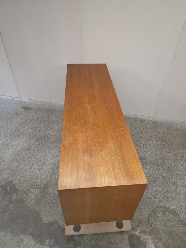 Skænk i teak, Omann Jr model 12