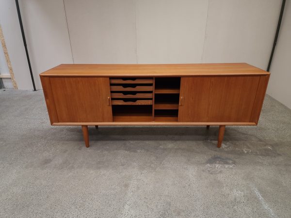 Lang lav skænk med jalousi låger, teak, Svend Aage Larsen, Faarup Møbelfabrik
