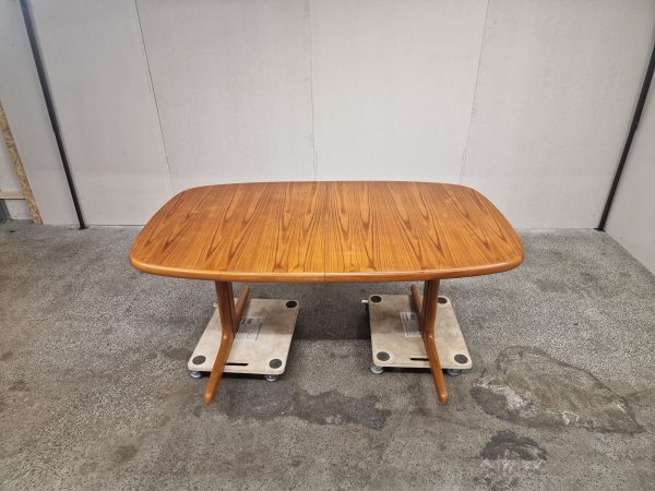 Spisebord på stel med tillægsplader, teak, ovalt, Skovby