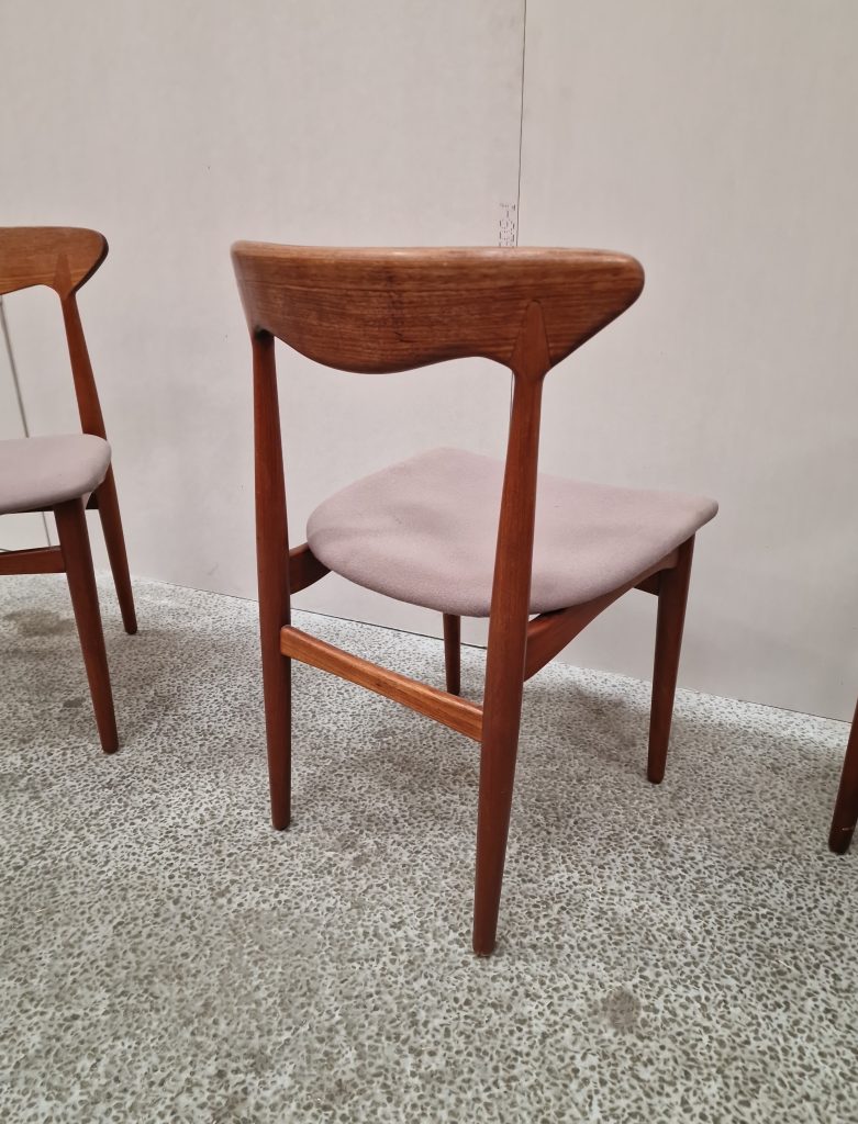 Fire spisestole, massiv teak