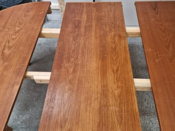 Skovby Rundt teak spisebord med to tillægsplader, Skovby — billede 39