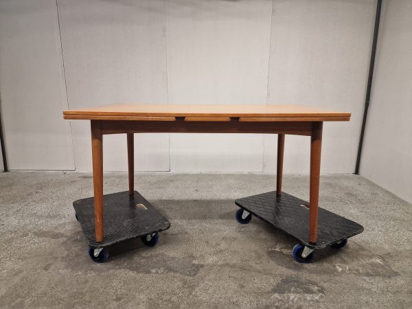 Spisebord med hollandsk udtræk i teak