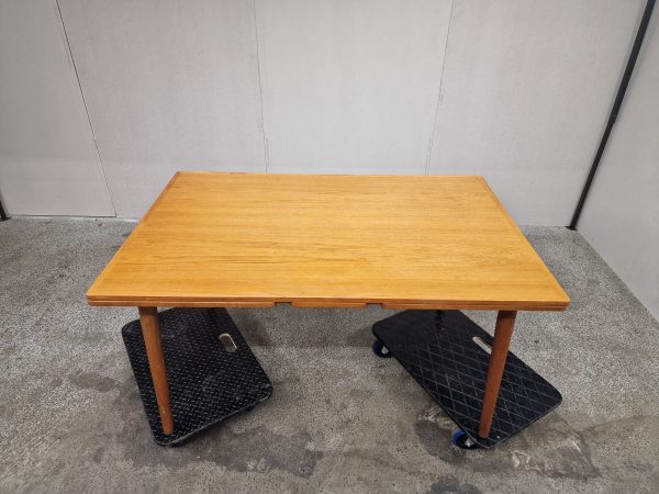 Spisebord med hollandsk udtræk i teak