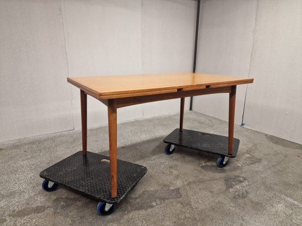 Spisebord med hollandsk udtræk i teak
