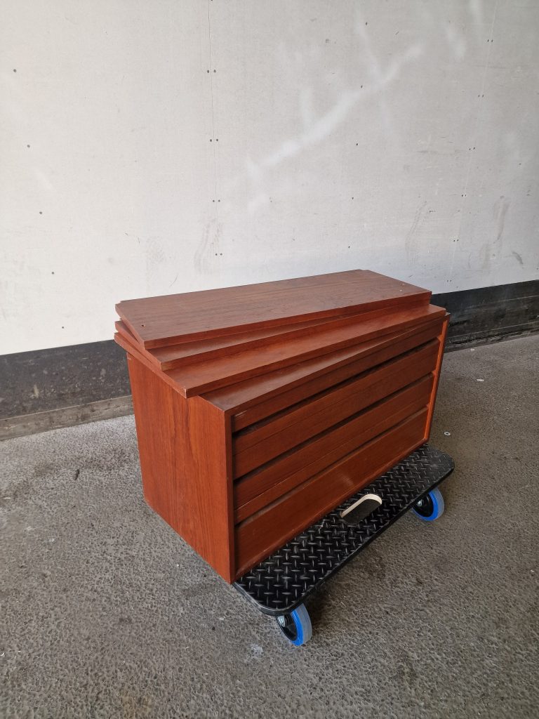 Cadovius Vangereol, Cadovius, reol-dele, teak, skab og hylder — billede 3