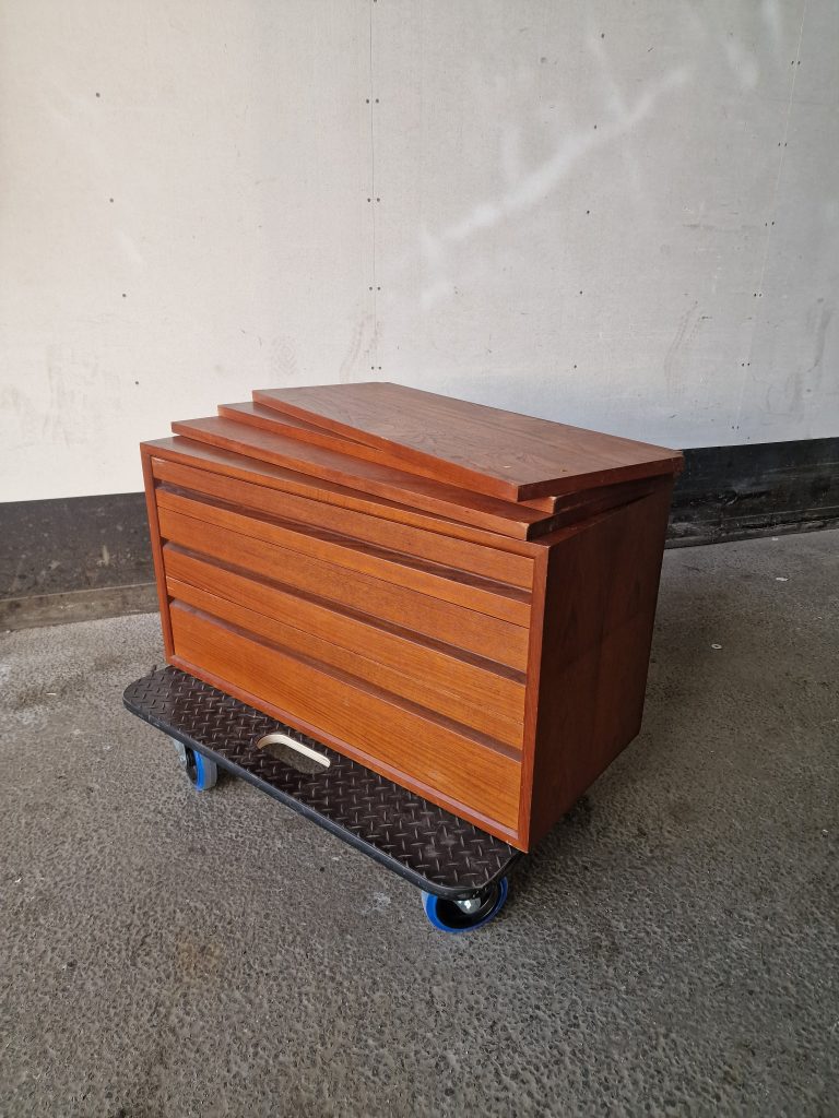 Cadovius Vangereol, Cadovius, reol-dele, teak, skab og hylder