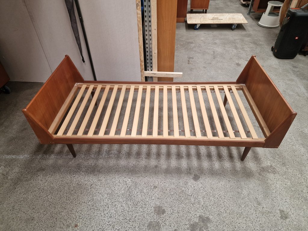 Seng, enkelt, teak