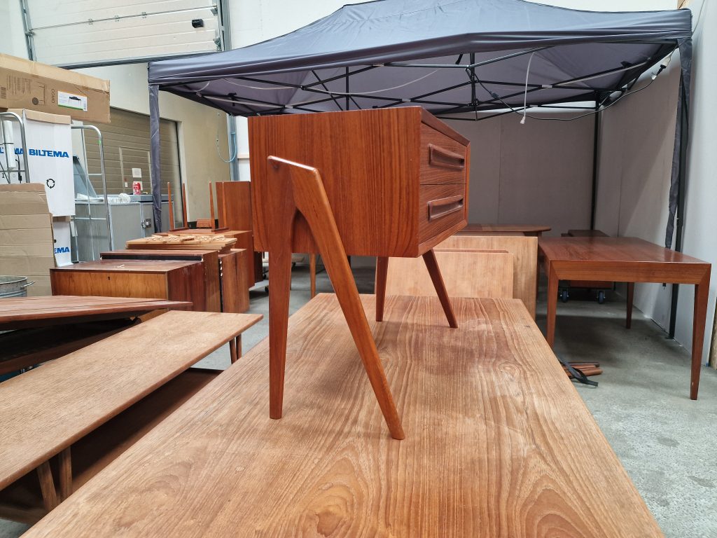 A.P. Svenstrup Sengebord/entrékommode på smukke skrå ben, teak, A.P. Svenstrup — billede 6