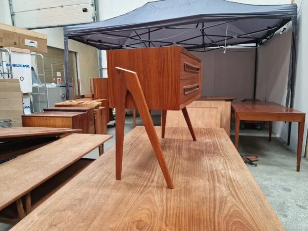 A.P. Svenstrup Sengebord/entrékommode på smukke skrå ben, teak, A.P. Svenstrup — billede 6