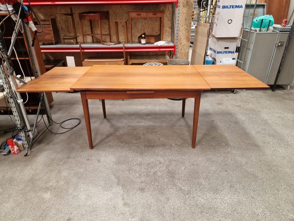 Spisebord i teak med hollandsk udtræk, 133 x 90 x 74