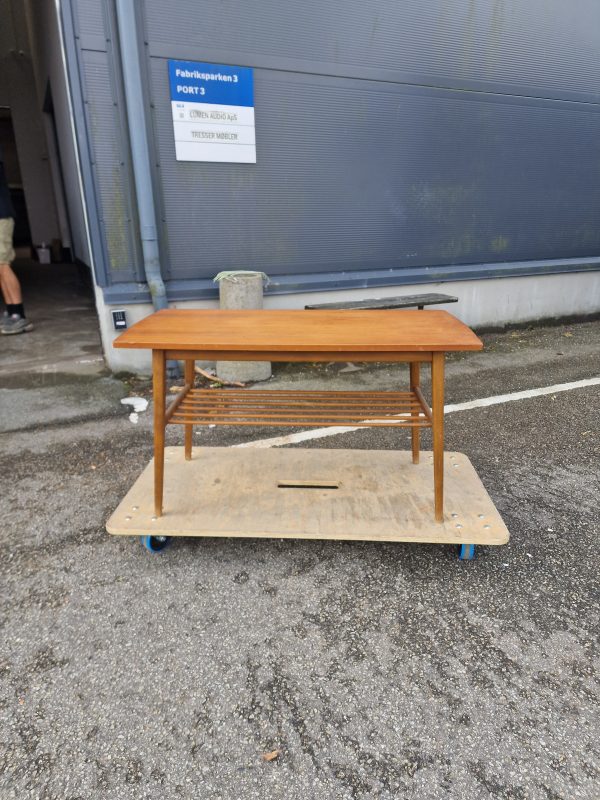 Sofabord med pindehylde, teak
