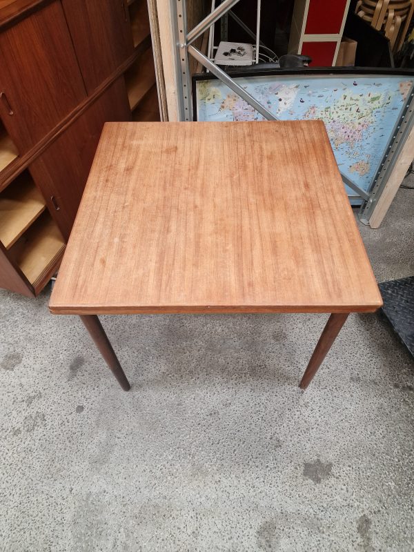 Kvadratisk spisebord med hollandsk udtræk, teak