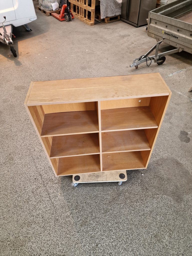 Bogkasse i egetræ