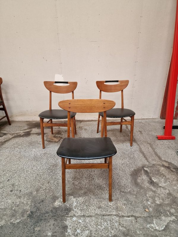 Tre spisestole, teak