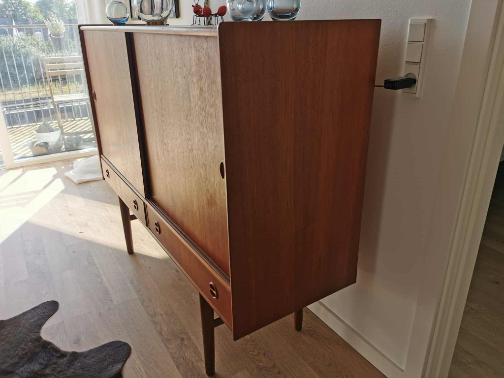 Skænk, teak, skydelåger, skuffer og skjulte skuffer — billede 3