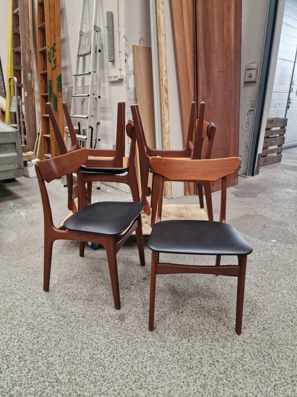 Seks spisestole i massiv teak, Elgaard & Schøning