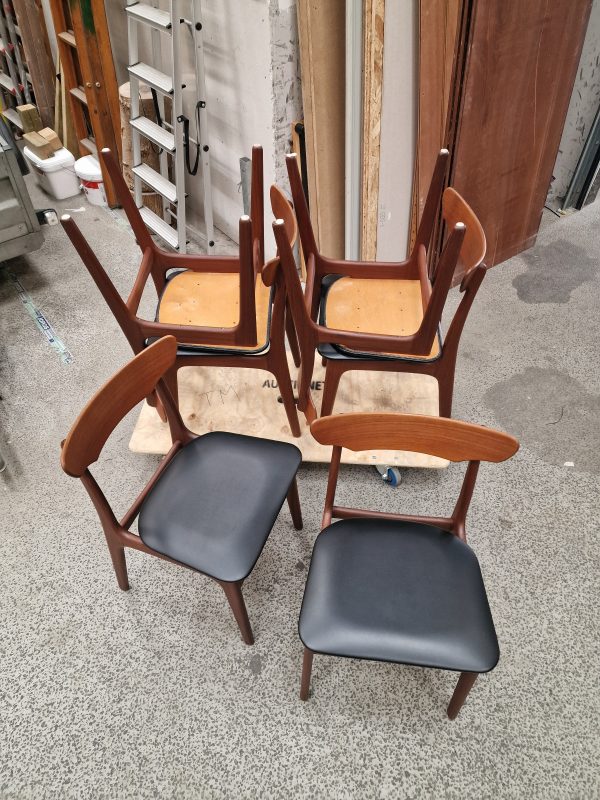 Seks spisestole i massiv teak, Elgaard & Schøning