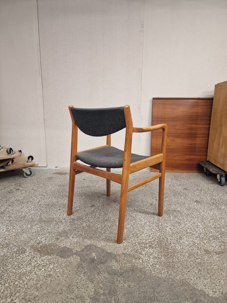 Armstol, teak