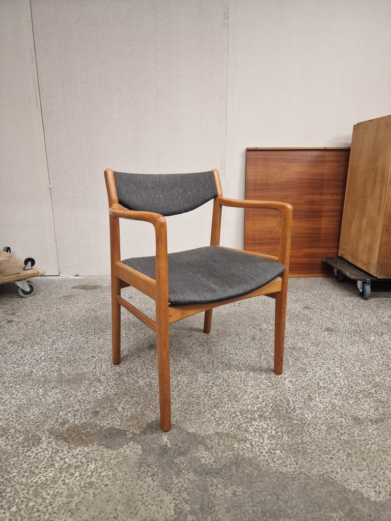 Armstol, teak