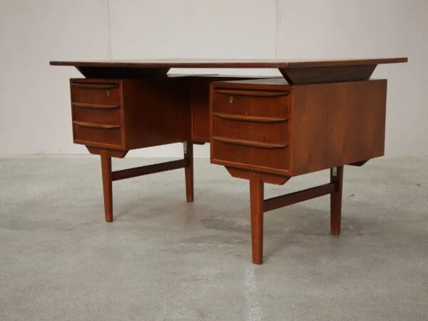 Skrivebord teak