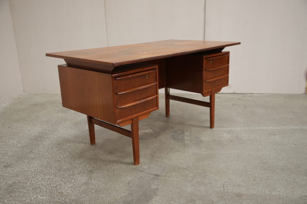 Skrivebord teak