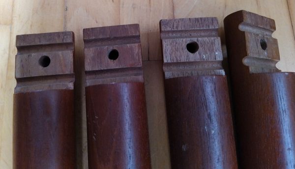To tillægsplader og bordben, teak