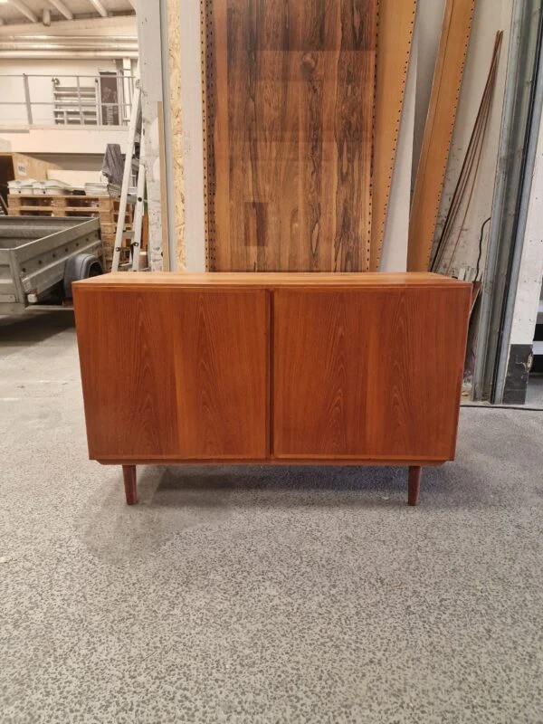 Omann Jr model 4 Skænk i teak, Omann Jr model 4