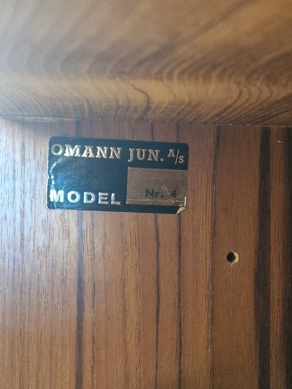 Skænk i teak, Omann Jr model 4