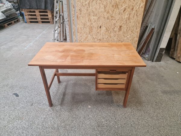 Skrivebord med jalousilåge, teak