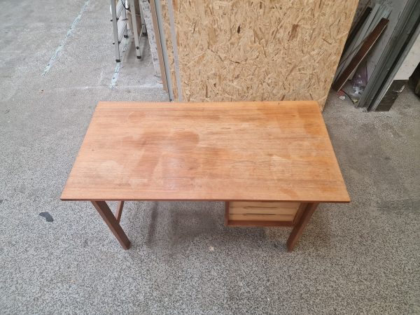 Skrivebord med jalousilåge, teak