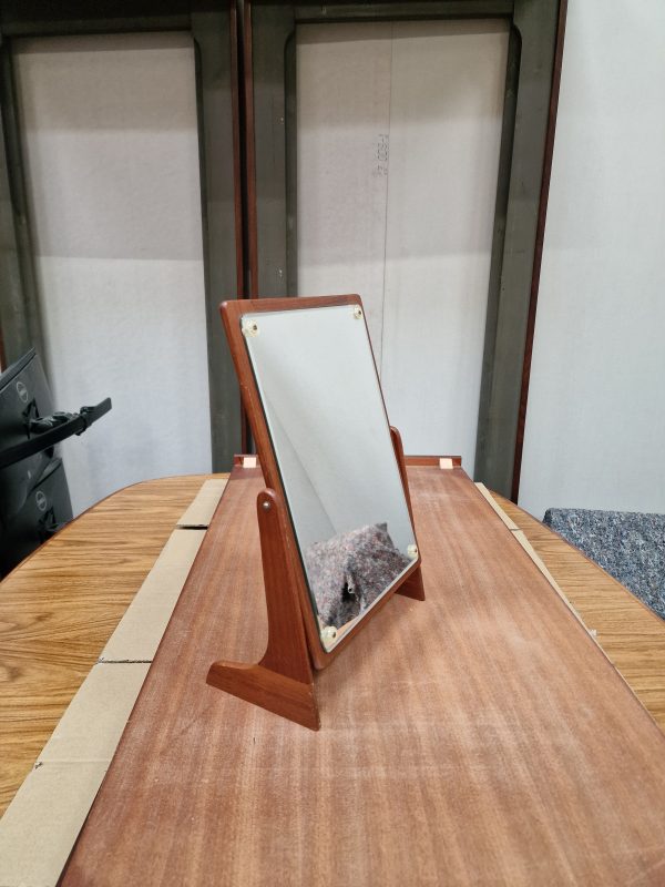 Vipbart spejl, teak