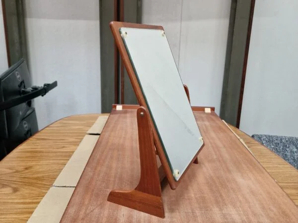 Vipbart spejl, teak