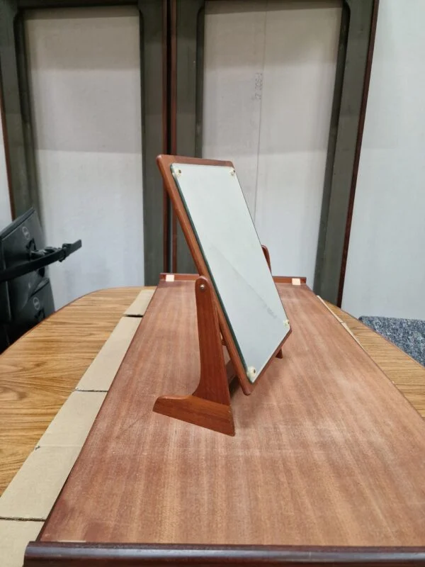 Vipbart spejl, teak