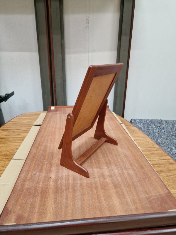 Vipbart spejl, teak
