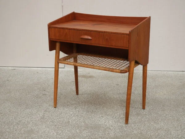 Natbord/entrékommode, teak, flethylde — billede 2